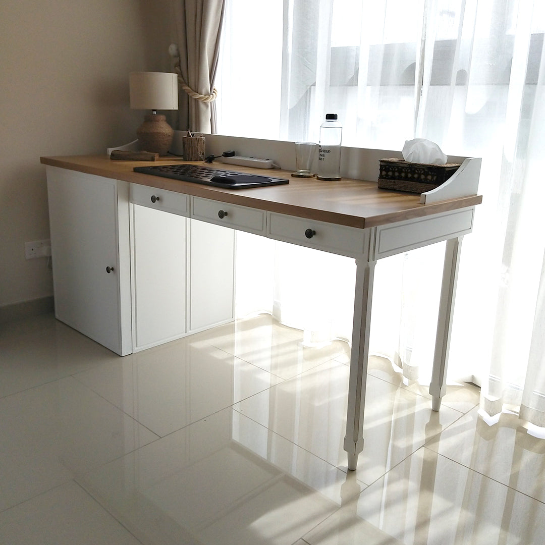 Romantic Work Desk