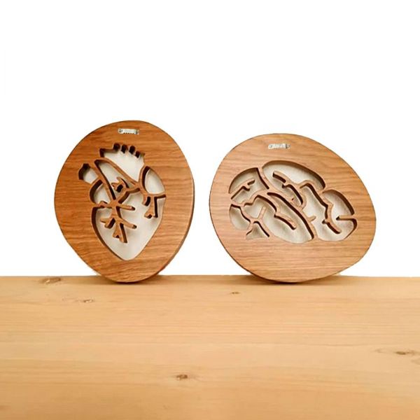 BRAIN OR HEART WALL DECOR