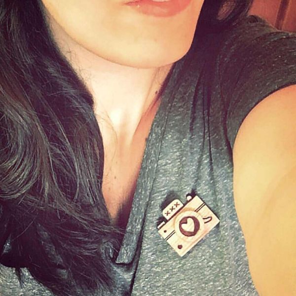 CAMERA (BROOCH - KEY CHAIN - MAGNET)