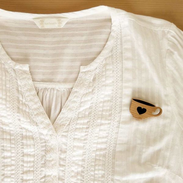 COFFEE CUP (BROOCH - KEY CHAIN - MAGNET)