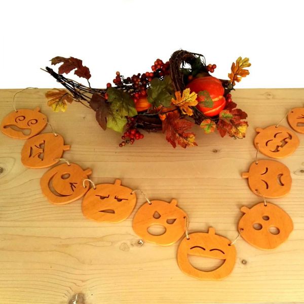 EMOJI PUMPKIN BUNTING