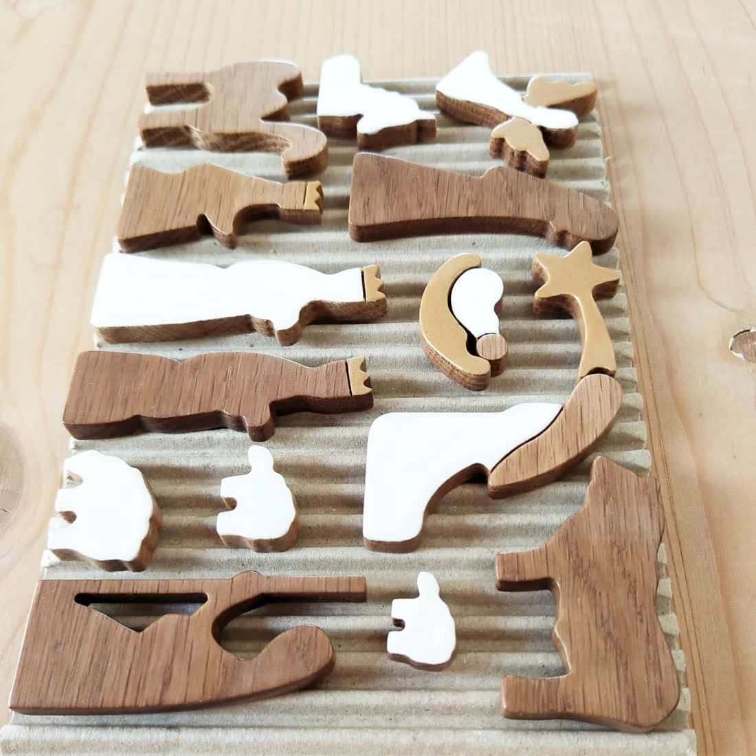 NATIVITY SCENE MAGNET SET