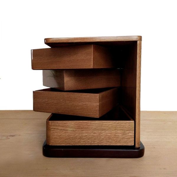 SWIVEL WATCH BOX