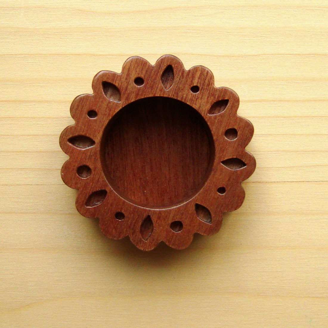 BISCUITS & LACE CANDLE LIGHT - A