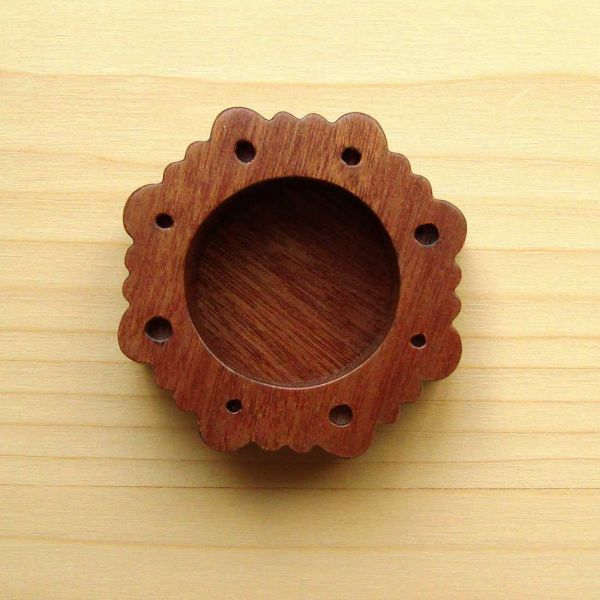 BISCUITS & LACE CANDLE LIGHT - B