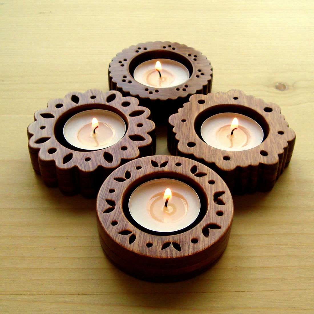 BISCUITS & LACE CANDLE LIGHTS