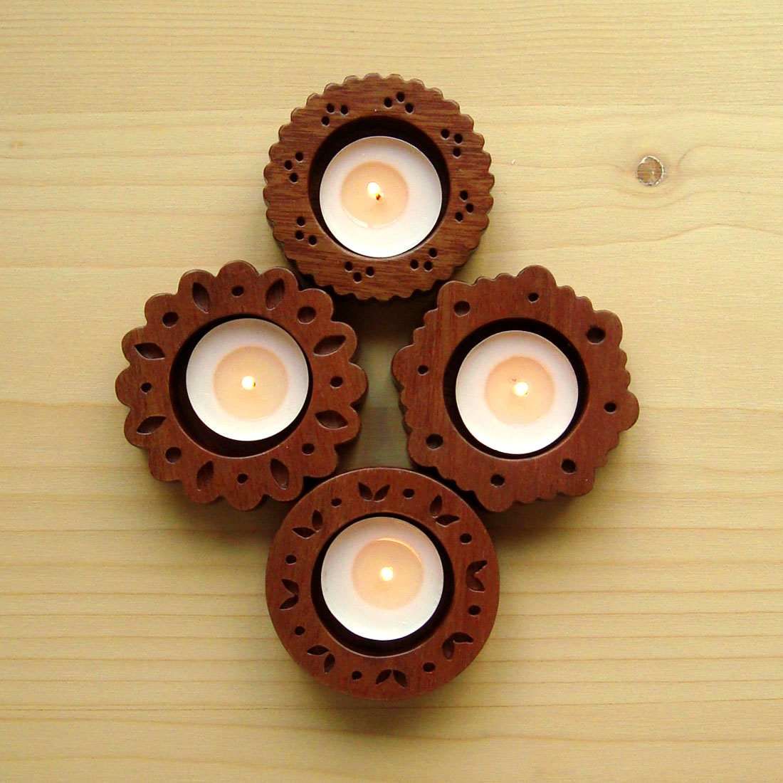 BISCUITS & LACE CANDLE LIGHTS