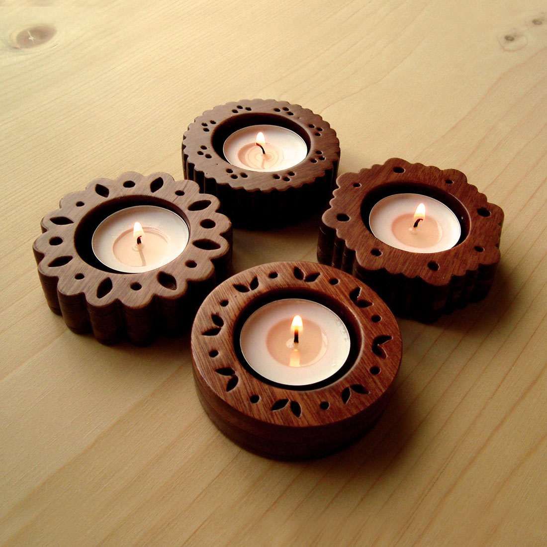 BISCUITS & LACE CANDLE LIGHTS