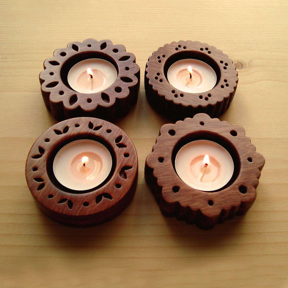 BISCUITS & LACE CANDLE LIGHTS