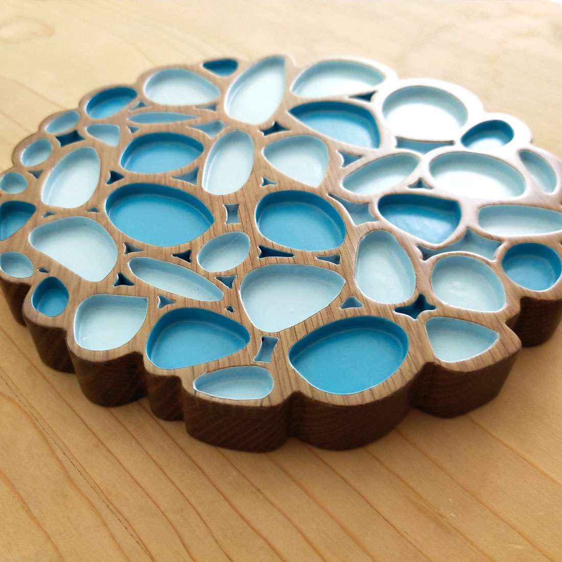 THE POOLS TRIVET