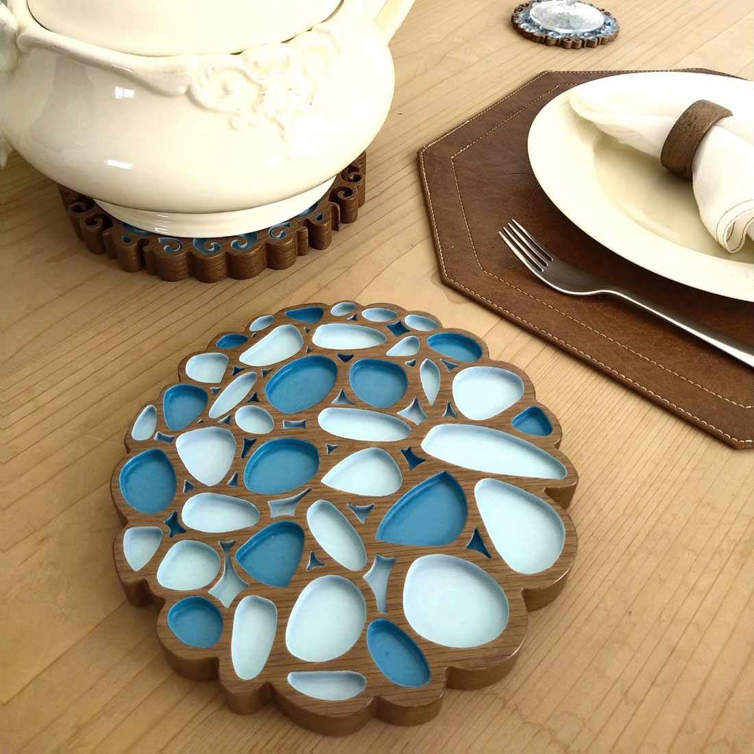 THE POOLS TRIVET