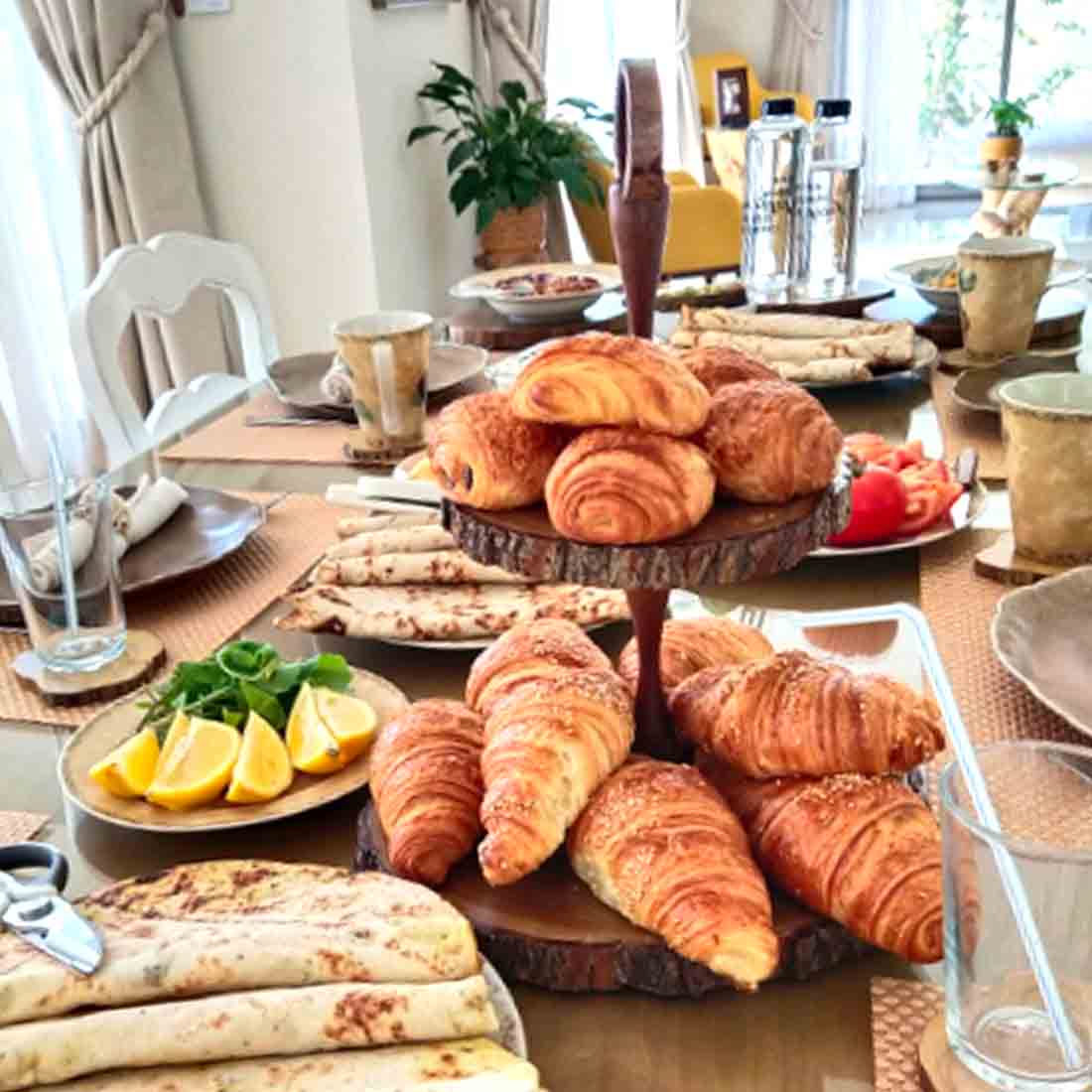 TWO-TIER STUMP STAND