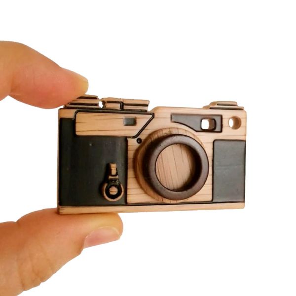 VINTAGE CAMERA (BROOCH - KEY CHAIN - MAGNET)